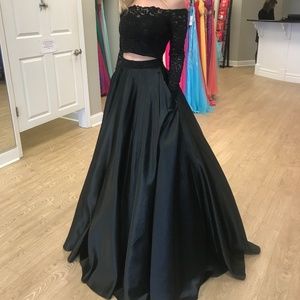 Black Longsleeve Prom Dress